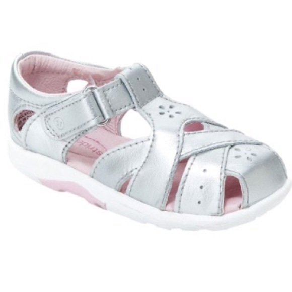 🆕Stride Rite Silver Tulip Leather Sandals